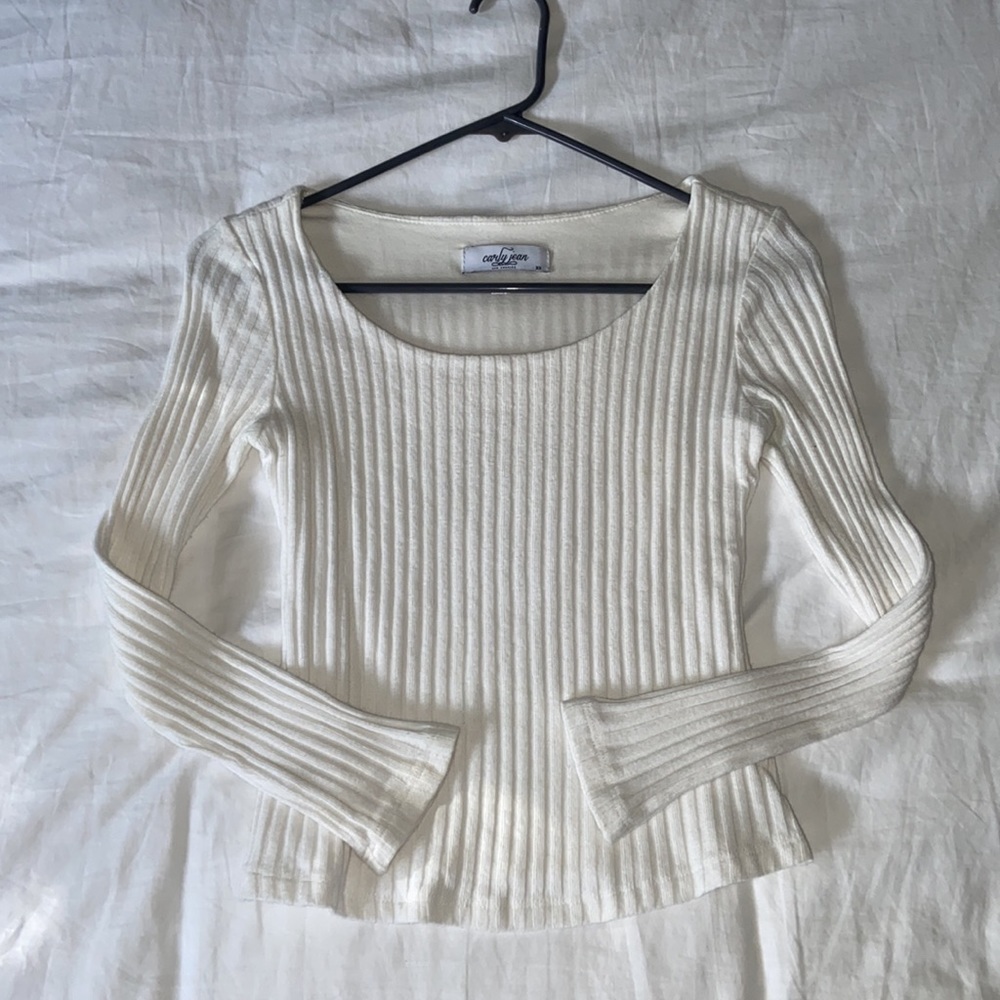 White long sleeve ribbed shirt
